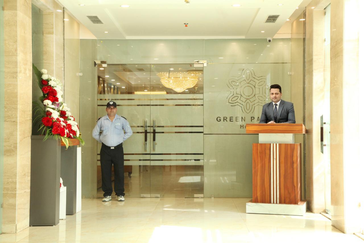 Green Palms Hotel Delhi  Exterior photo