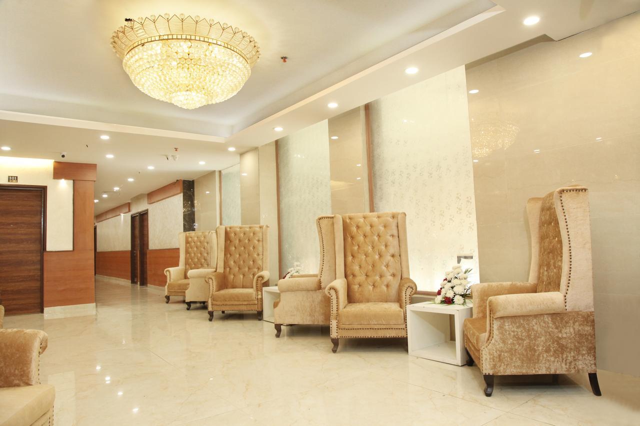 Green Palms Hotel Delhi  Exterior photo
